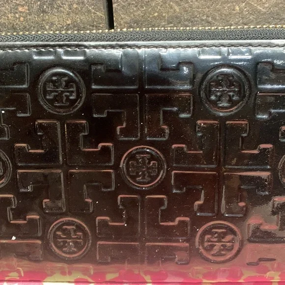 Authentic Tory Burch Wallet - Picture 2 of 8